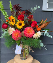 Load image into Gallery viewer, Large Seasonal Arrangement